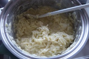 Zwiebelmasse_Zwiebelkuchen_rezept